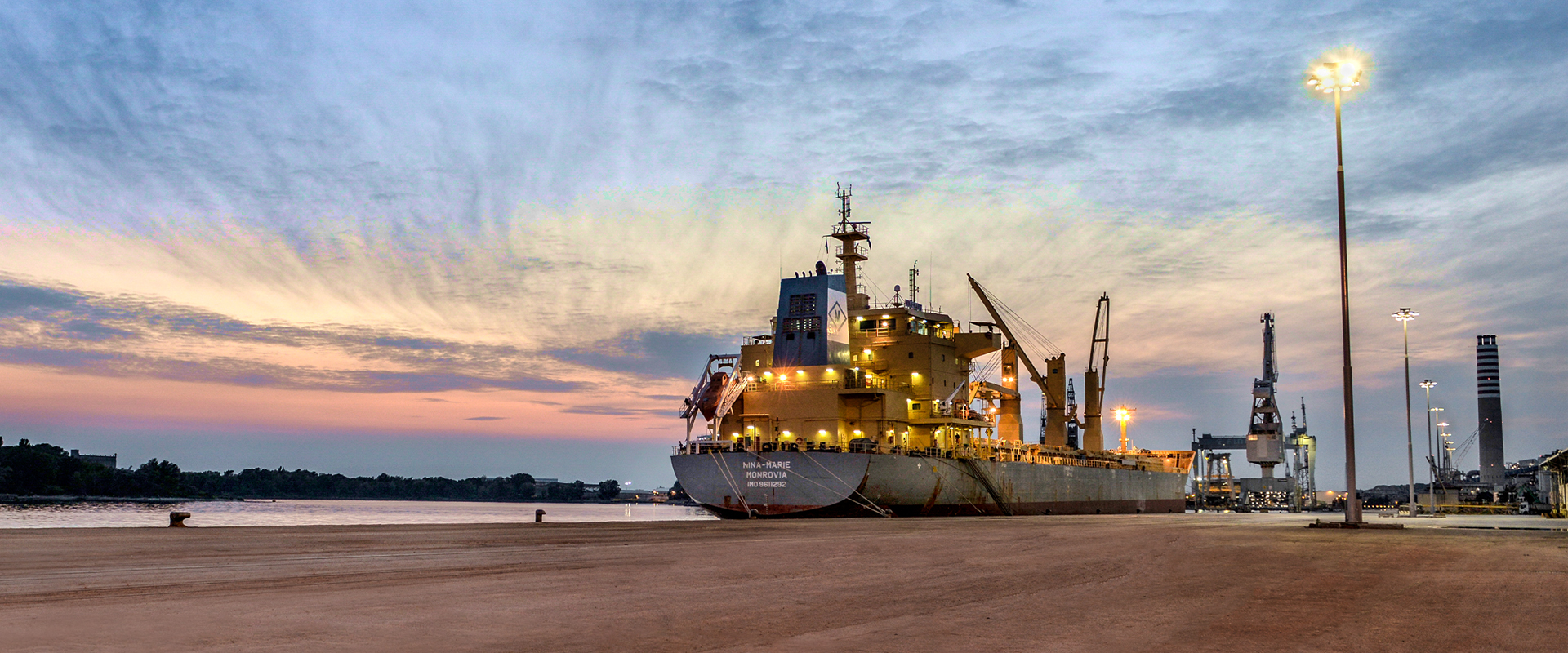 Monfalcone-Port-wide-area-lighting